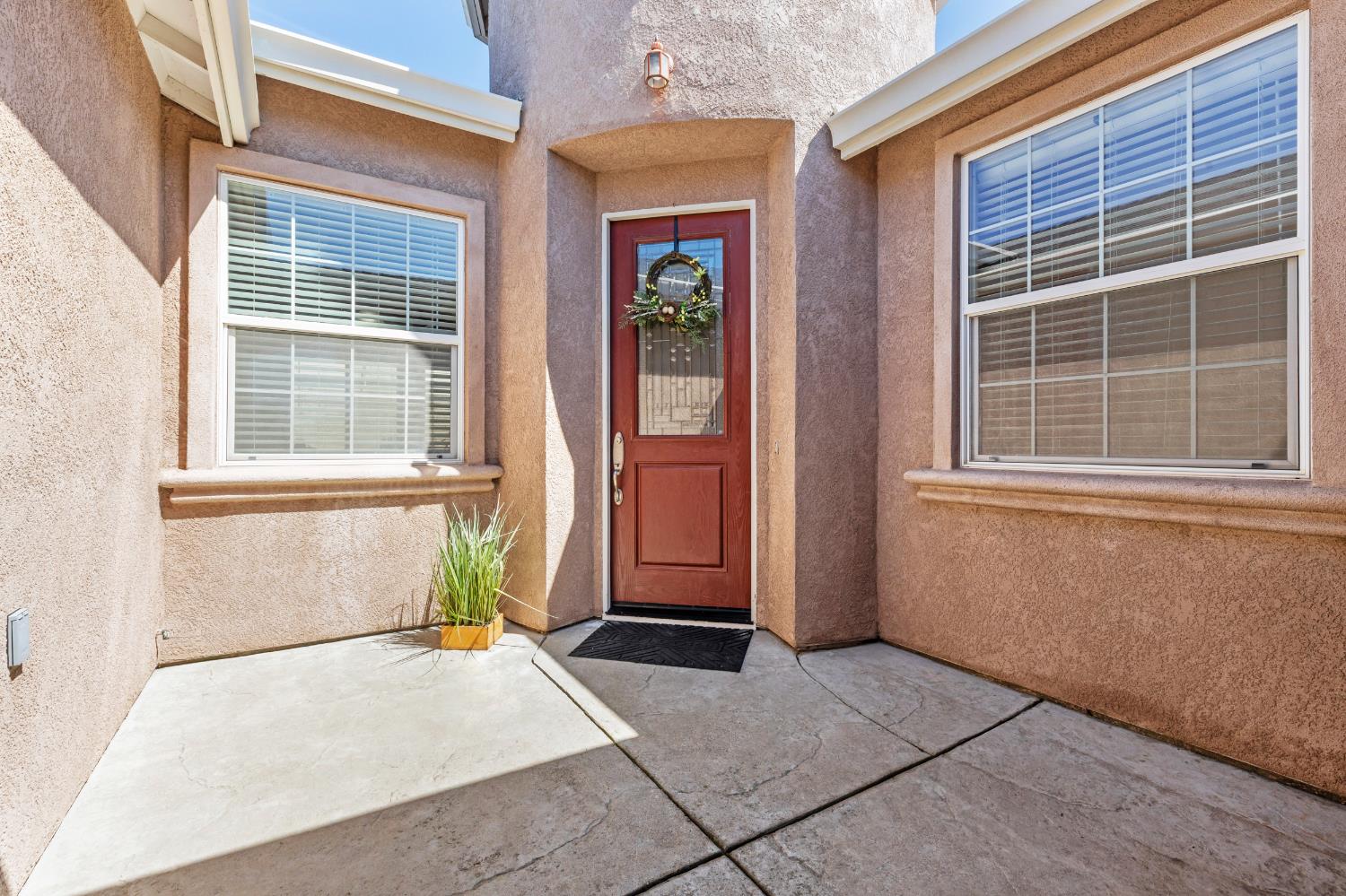 2206 Edmart St, Escalon, CA 95320