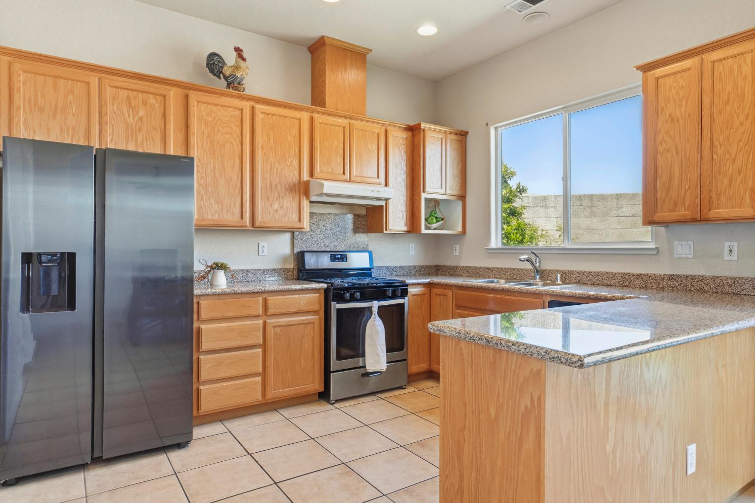 2206 Edmart St, Escalon, CA 95320