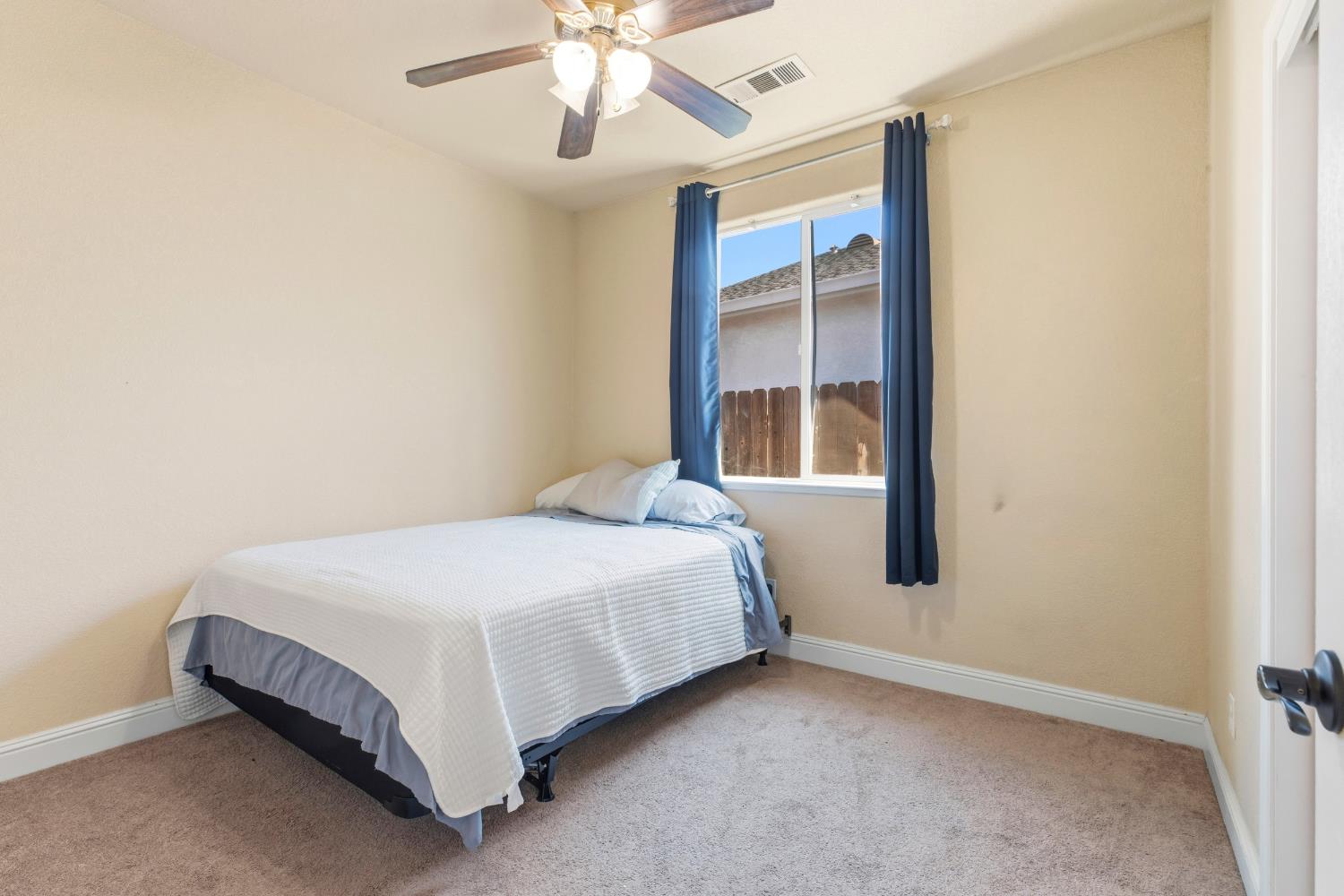 2206 Edmart St, Escalon, CA 95320