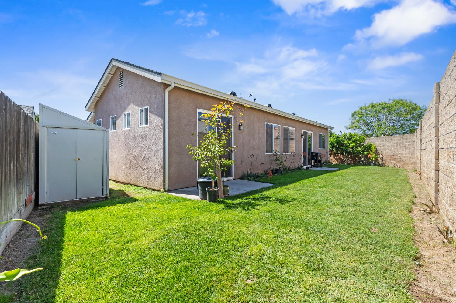 2206 Edmart St, Escalon, CA 95320