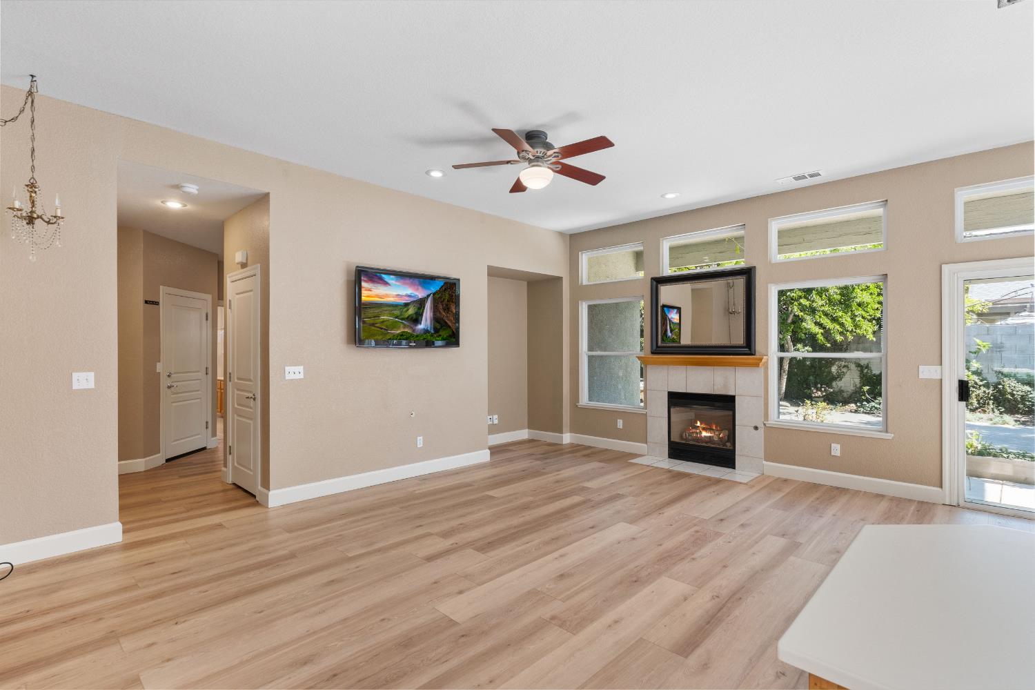 1812 Newhampton Ct, Modesto, CA 95355