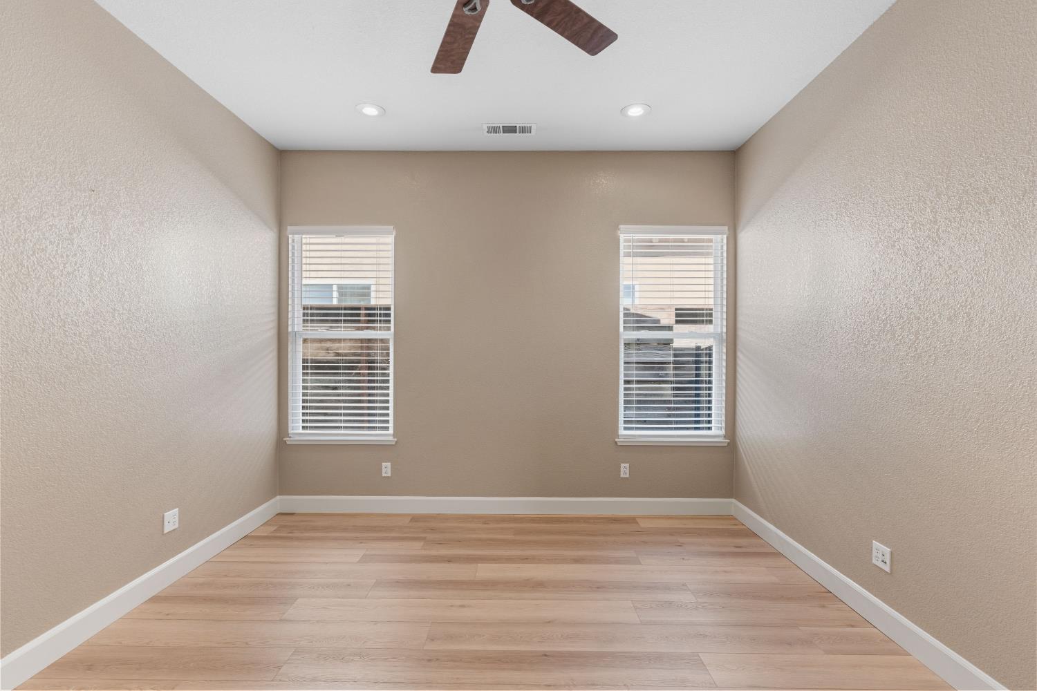 1812 Newhampton Ct, Modesto, CA 95355