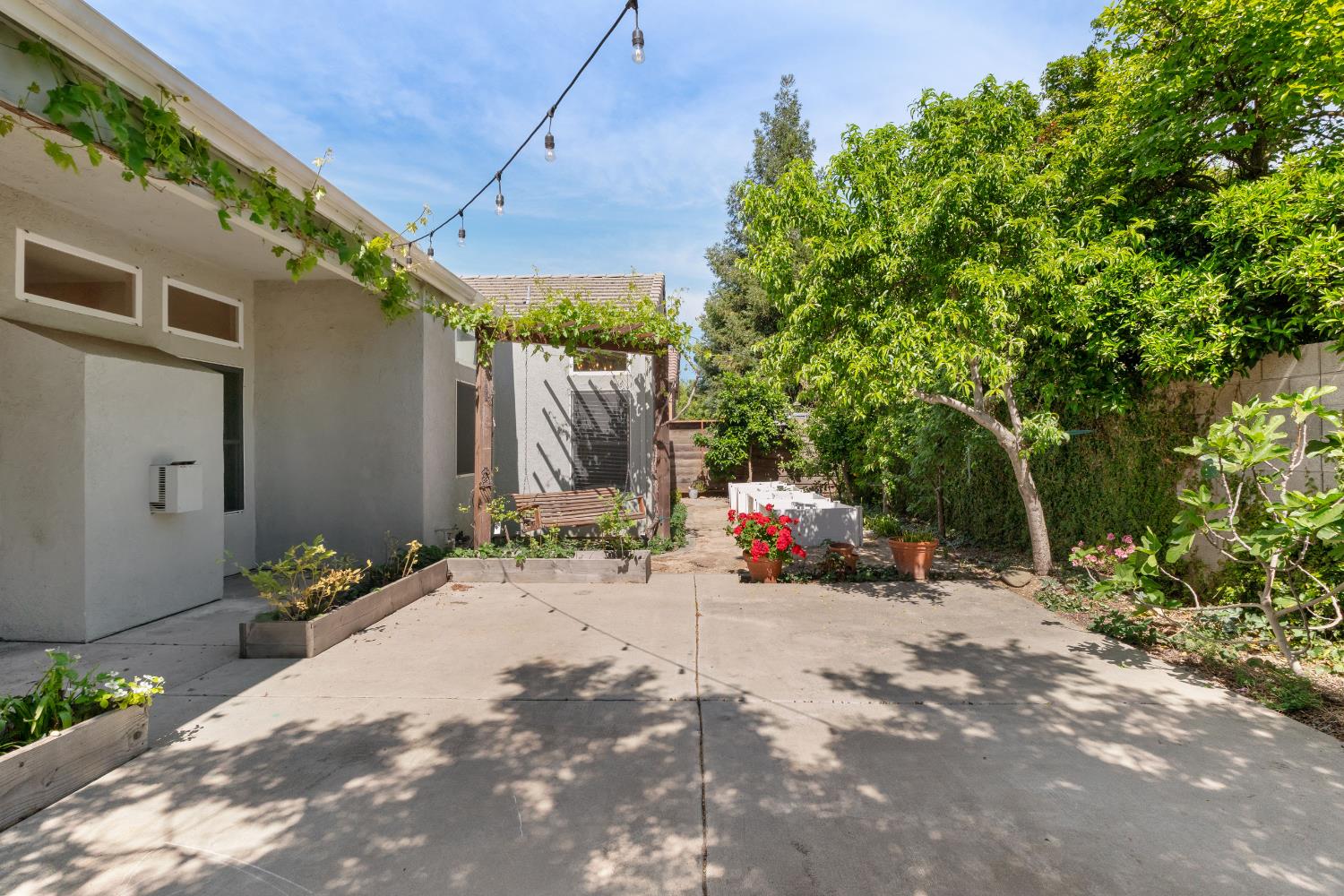 1812 Newhampton Ct, Modesto, CA 95355