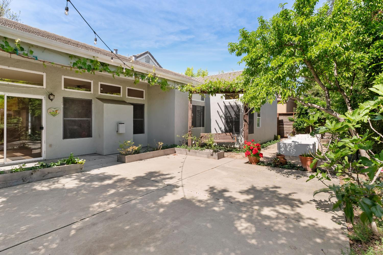 1812 Newhampton Ct, Modesto, CA 95355