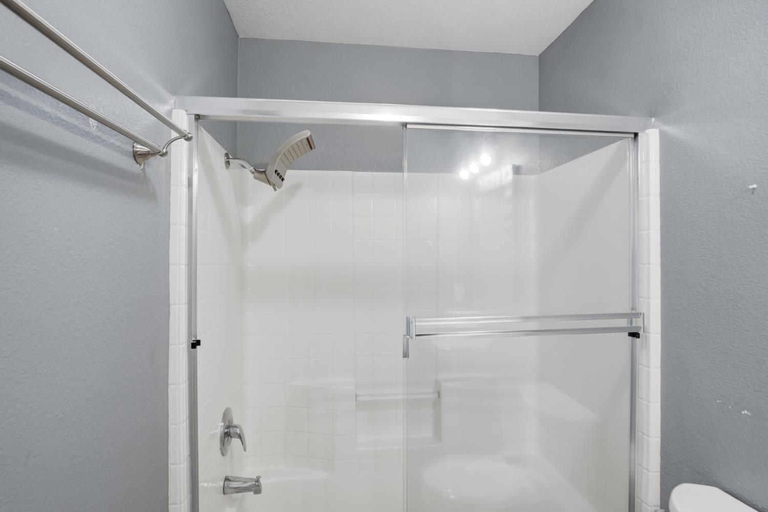 2213 Lionudakis Ct, Modesto, CA 95355