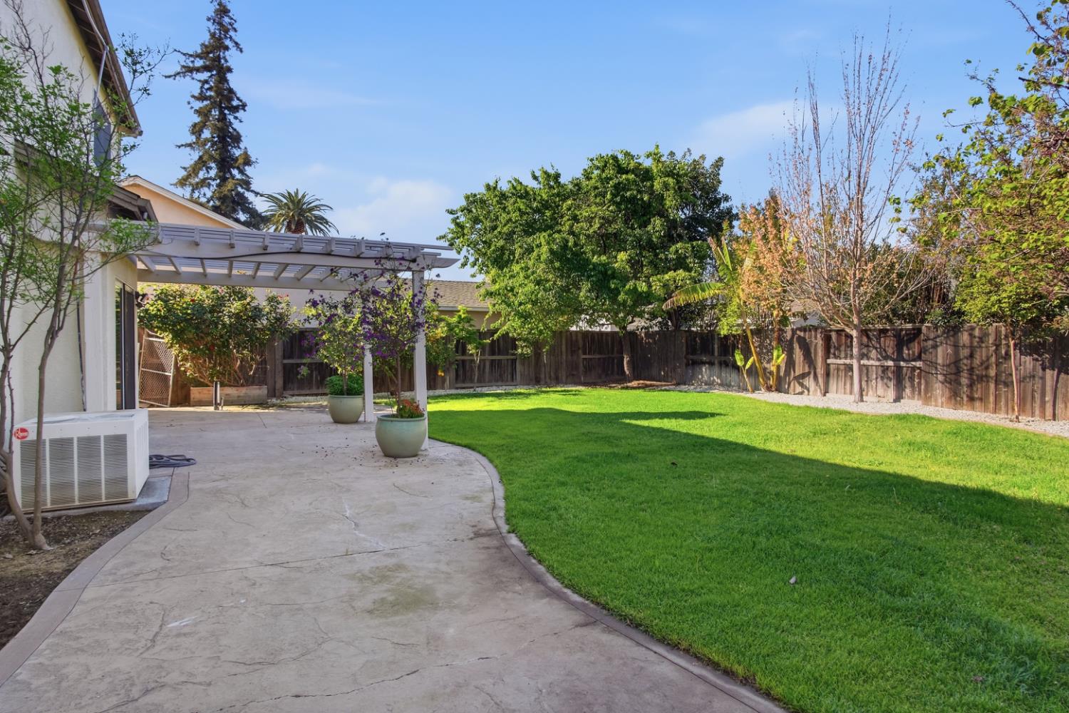 2213 Lionudakis Ct, Modesto, CA 95355