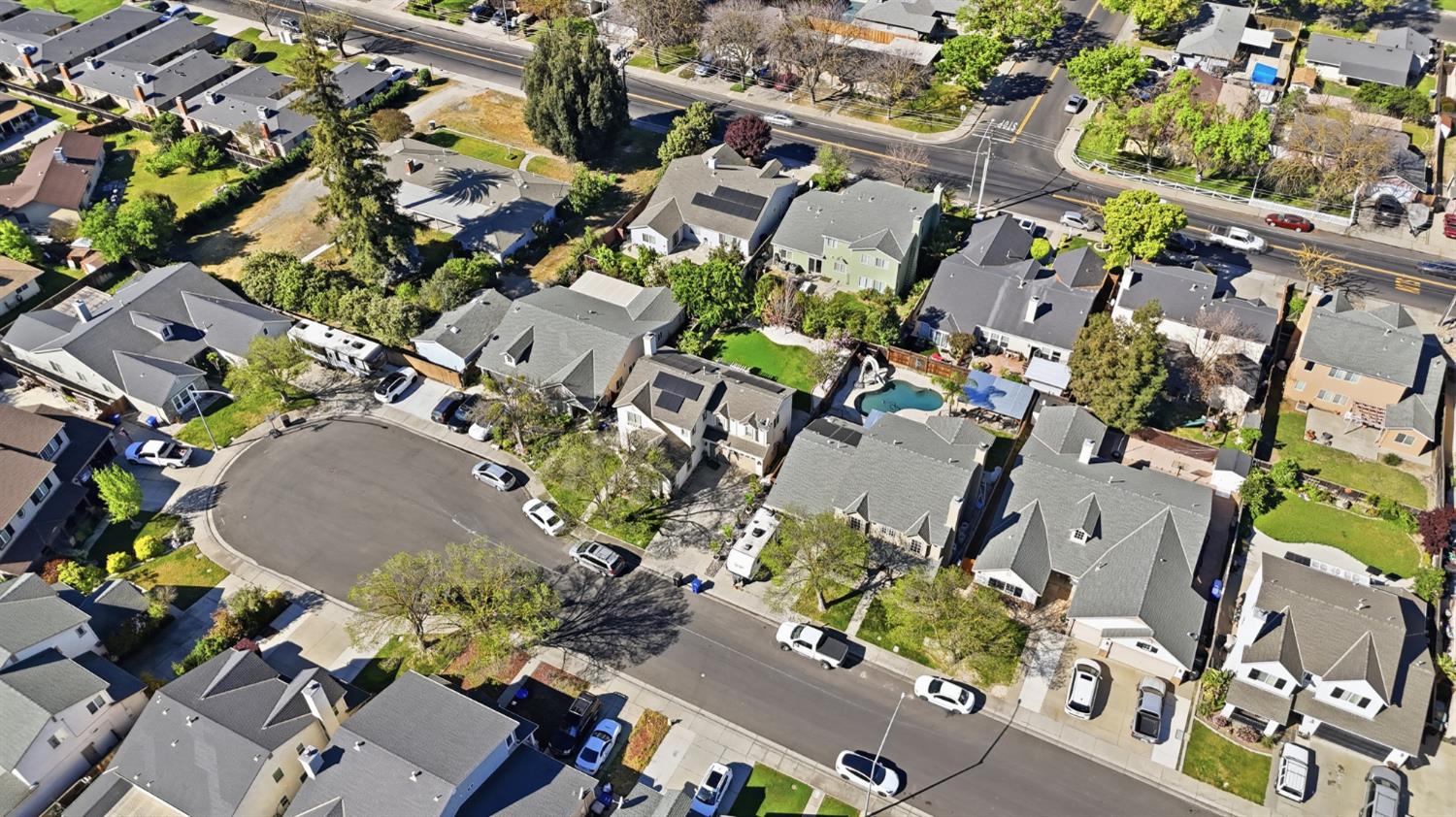 2213 Lionudakis Ct, Modesto, CA 95355