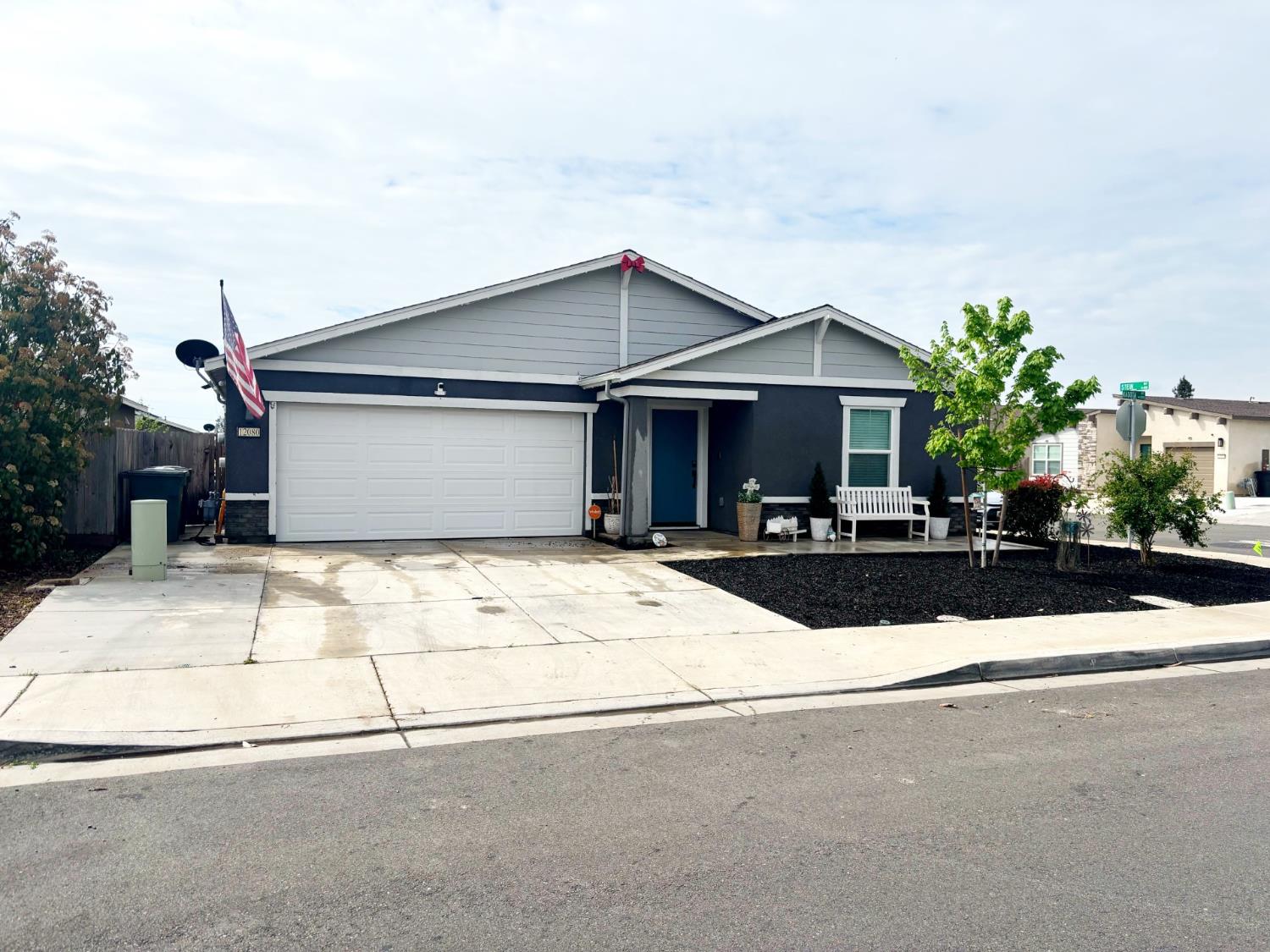 12080 Kadota Ave, Waterford, CA 95386