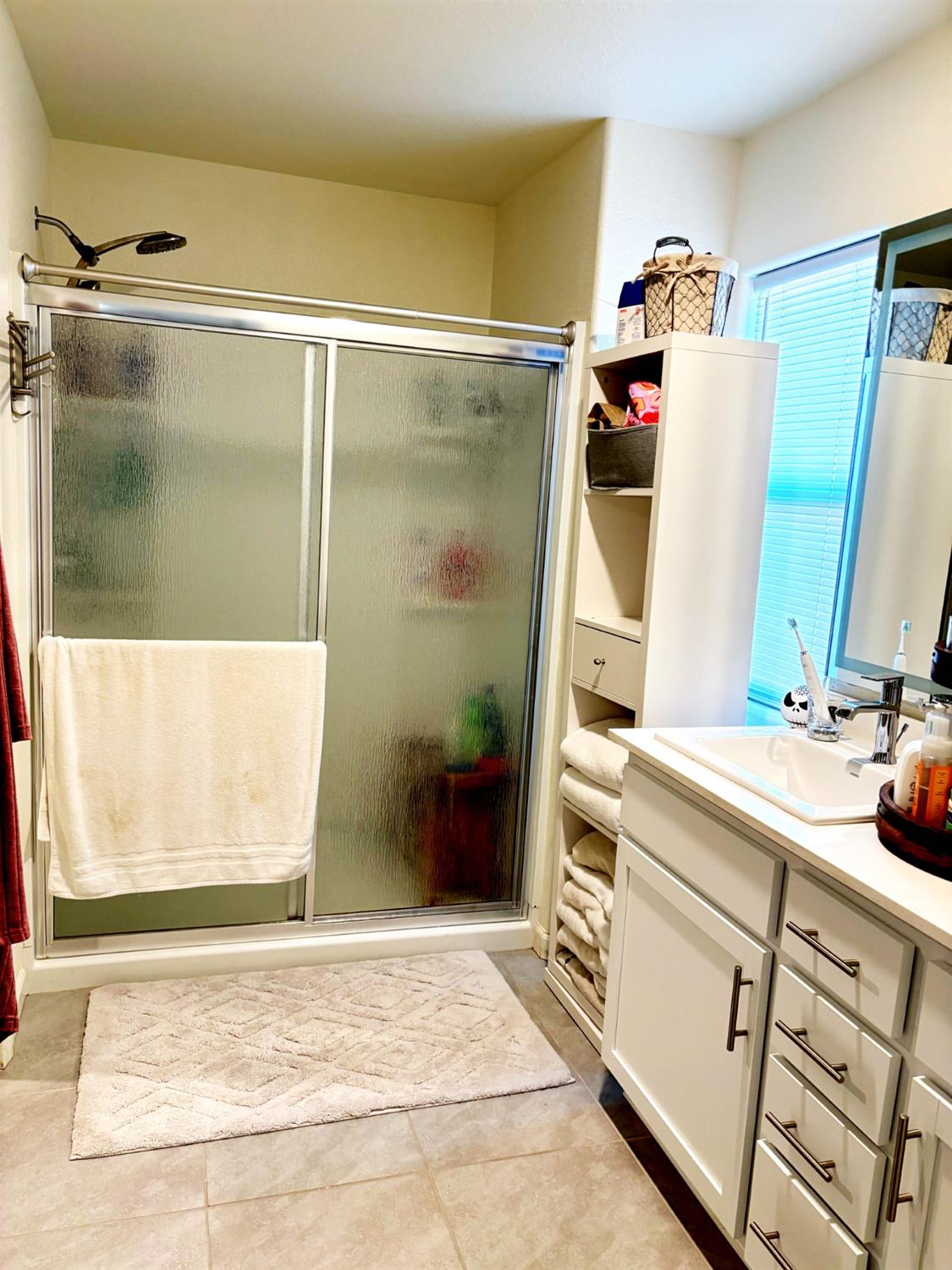 12080 Kadota Ave, Waterford, CA 95386