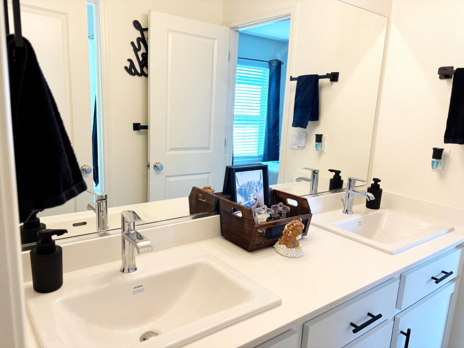 12080 Kadota Ave, Waterford, CA 95386