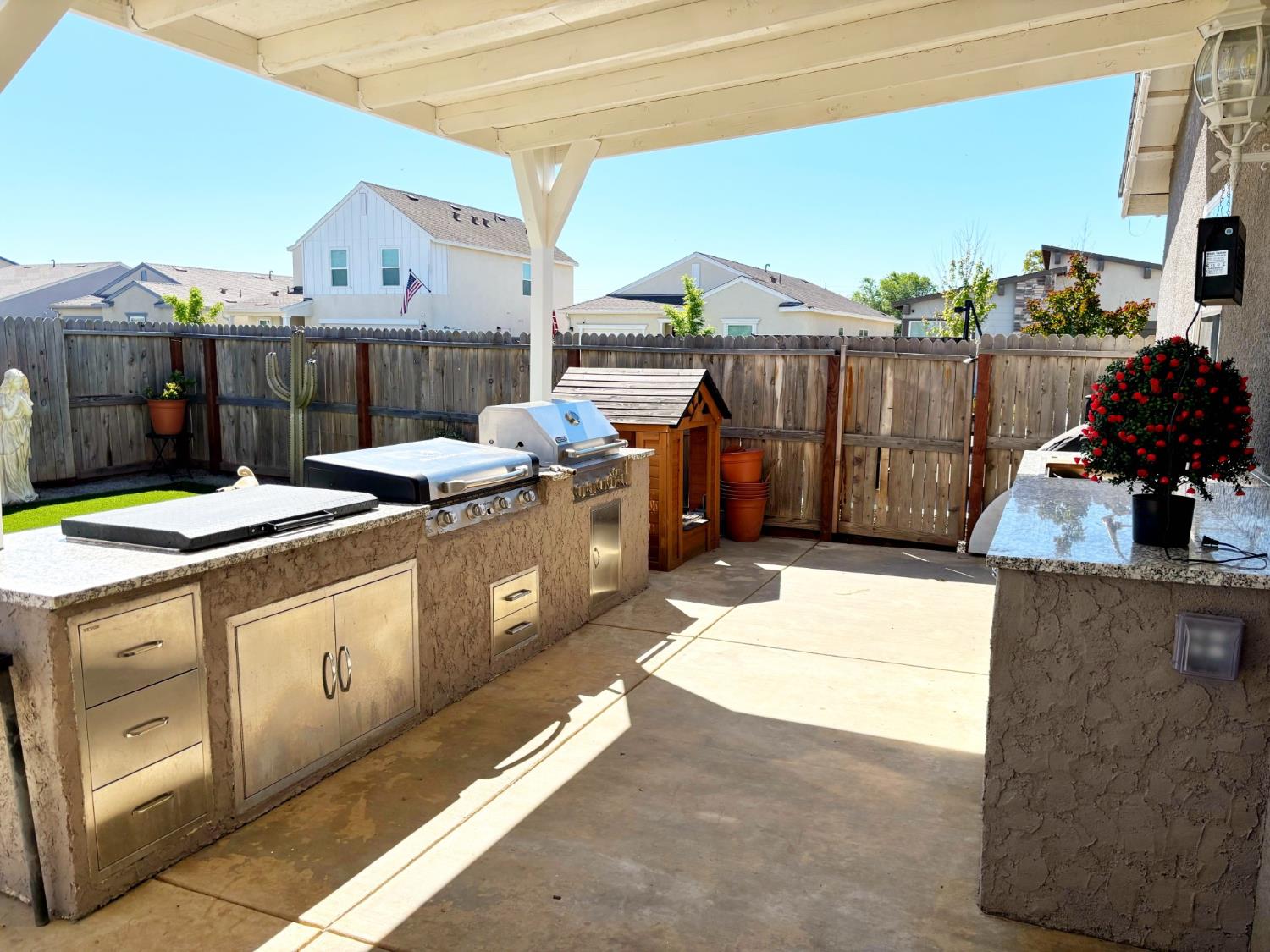 12080 Kadota Ave, Waterford, CA 95386