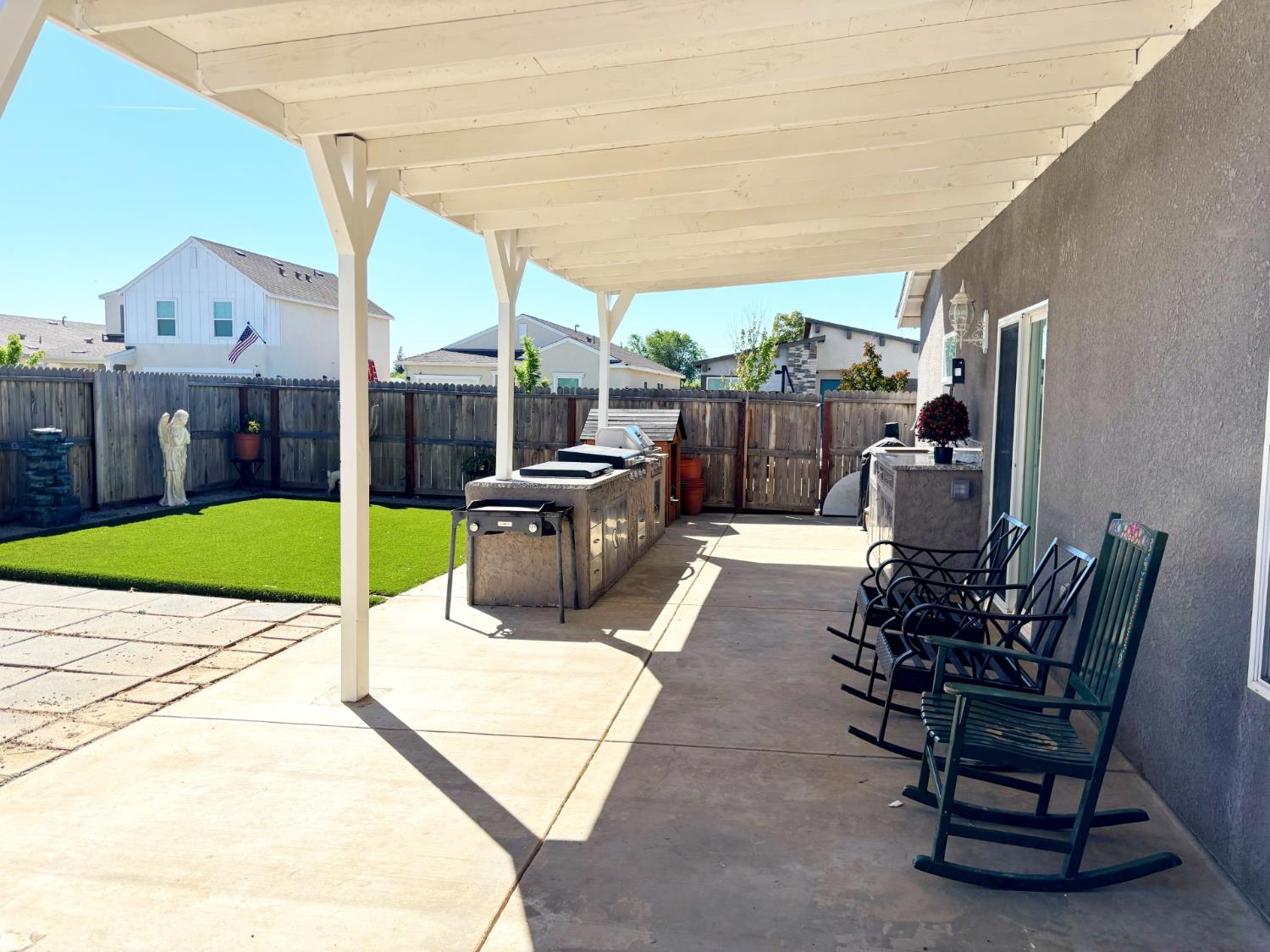 12080 Kadota Ave, Waterford, CA 95386