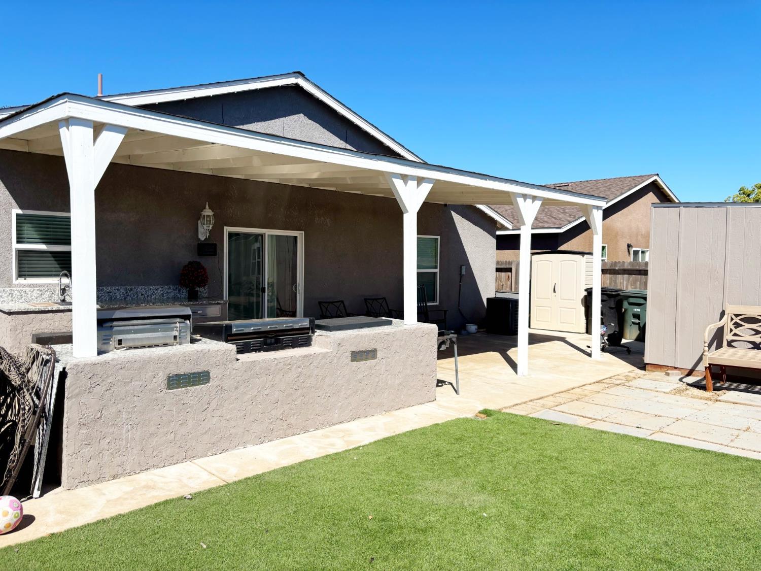 12080 Kadota Ave, Waterford, CA 95386