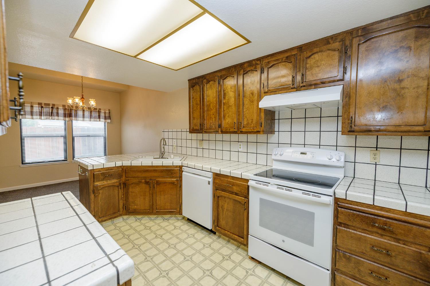 1124 Tasmania Way, Modesto, CA 95356