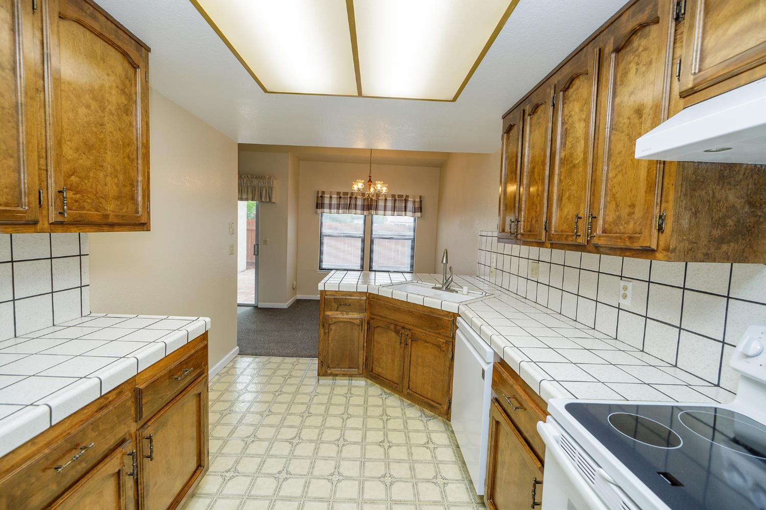 1124 Tasmania Way, Modesto, CA 95356