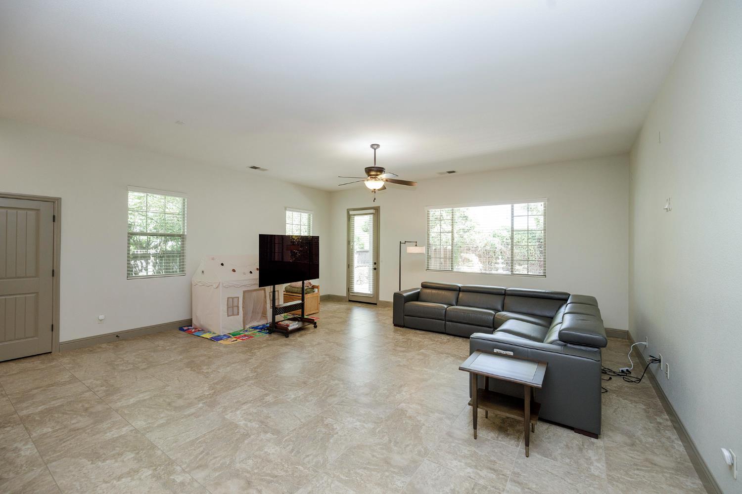 4692 Prairie Falcon Way, Turlock, CA 95382