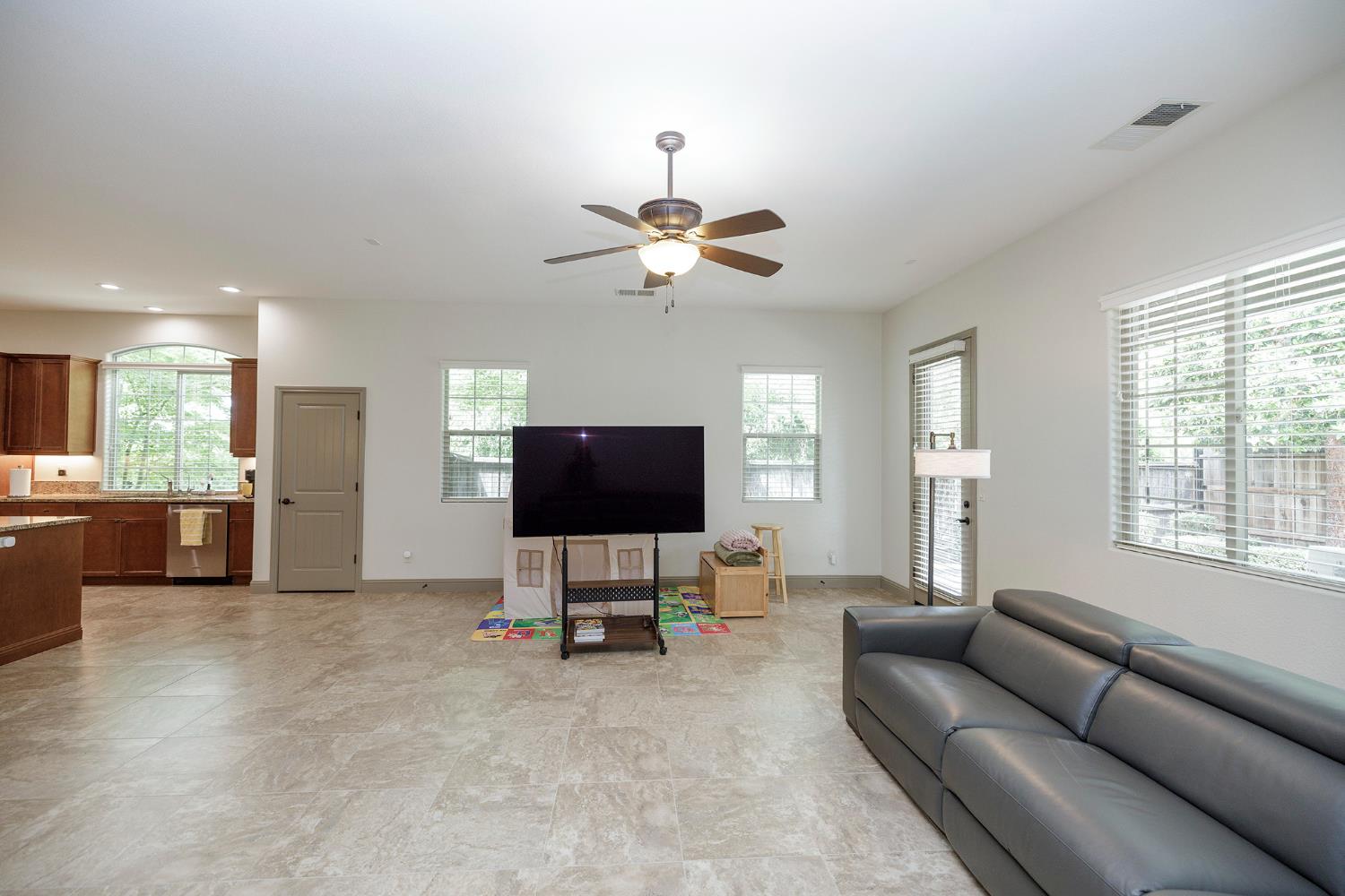 4692 Prairie Falcon Way, Turlock, CA 95382