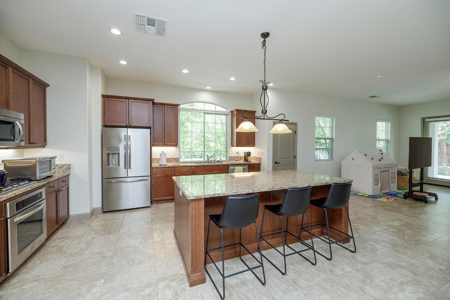 4692 Prairie Falcon Way, Turlock, CA 95382