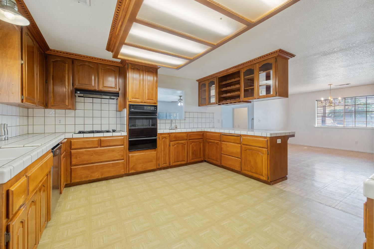 16808 W Palmer Ave, Huron, CA 93234