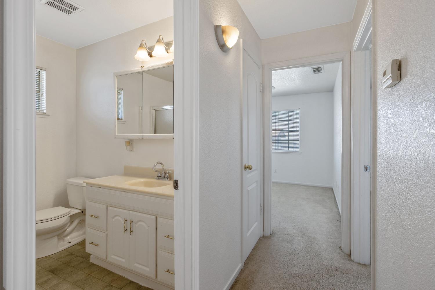 16808 W Palmer Ave, Huron, CA 93234