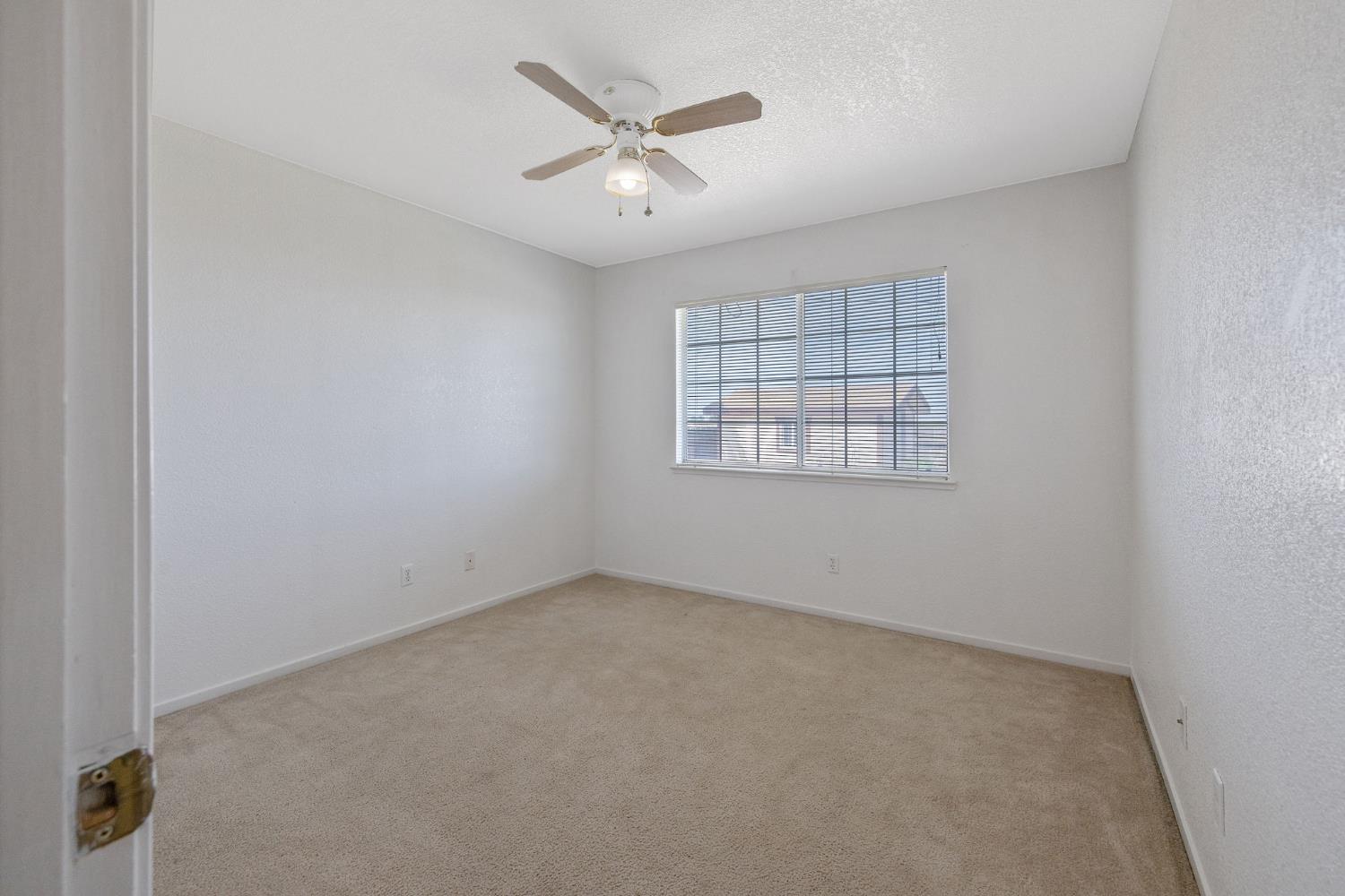 16808 W Palmer Ave, Huron, CA 93234