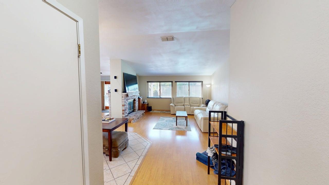 2700 Oaklawn Dr, Modesto, CA 95355