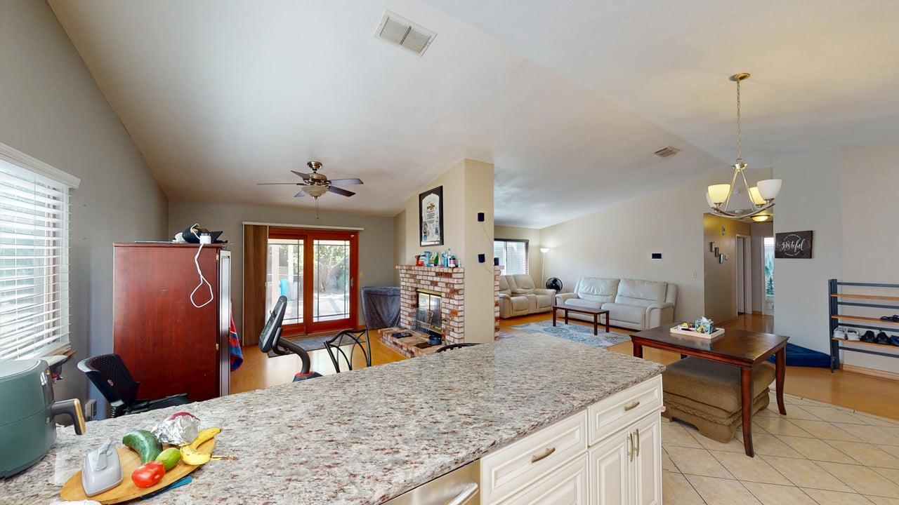 2700 Oaklawn Dr, Modesto, CA 95355