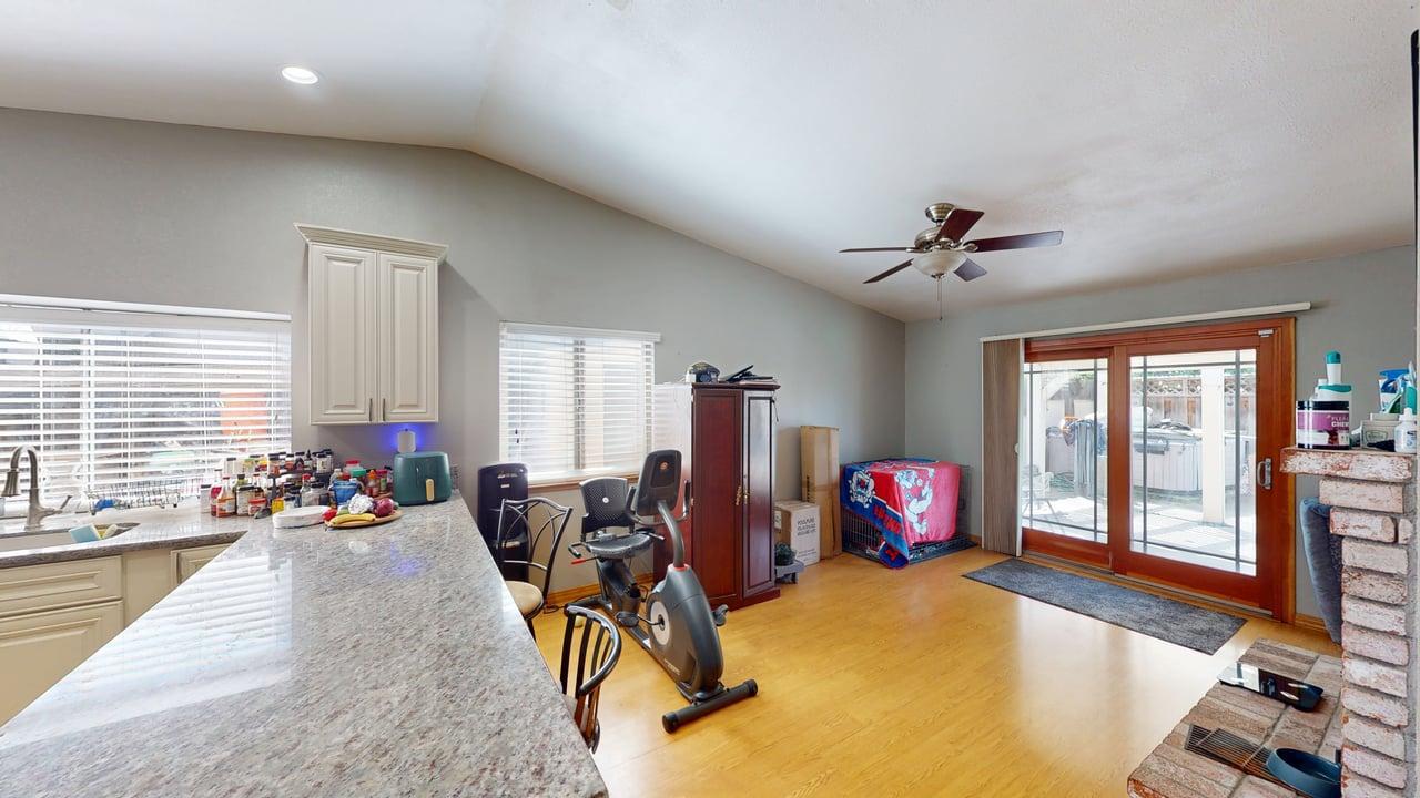 2700 Oaklawn Dr, Modesto, CA 95355