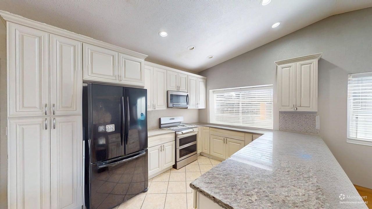 2700 Oaklawn Dr, Modesto, CA 95355