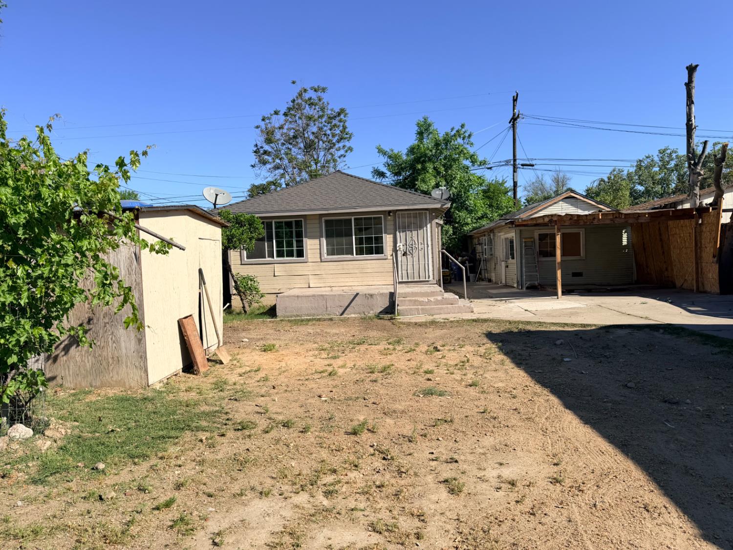 322 Pine St, Modesto, CA 95351