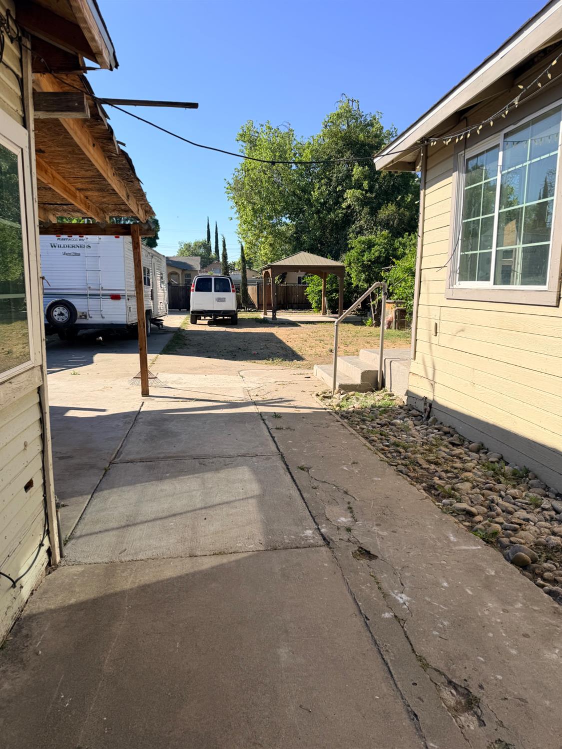 322 Pine St, Modesto, CA 95351