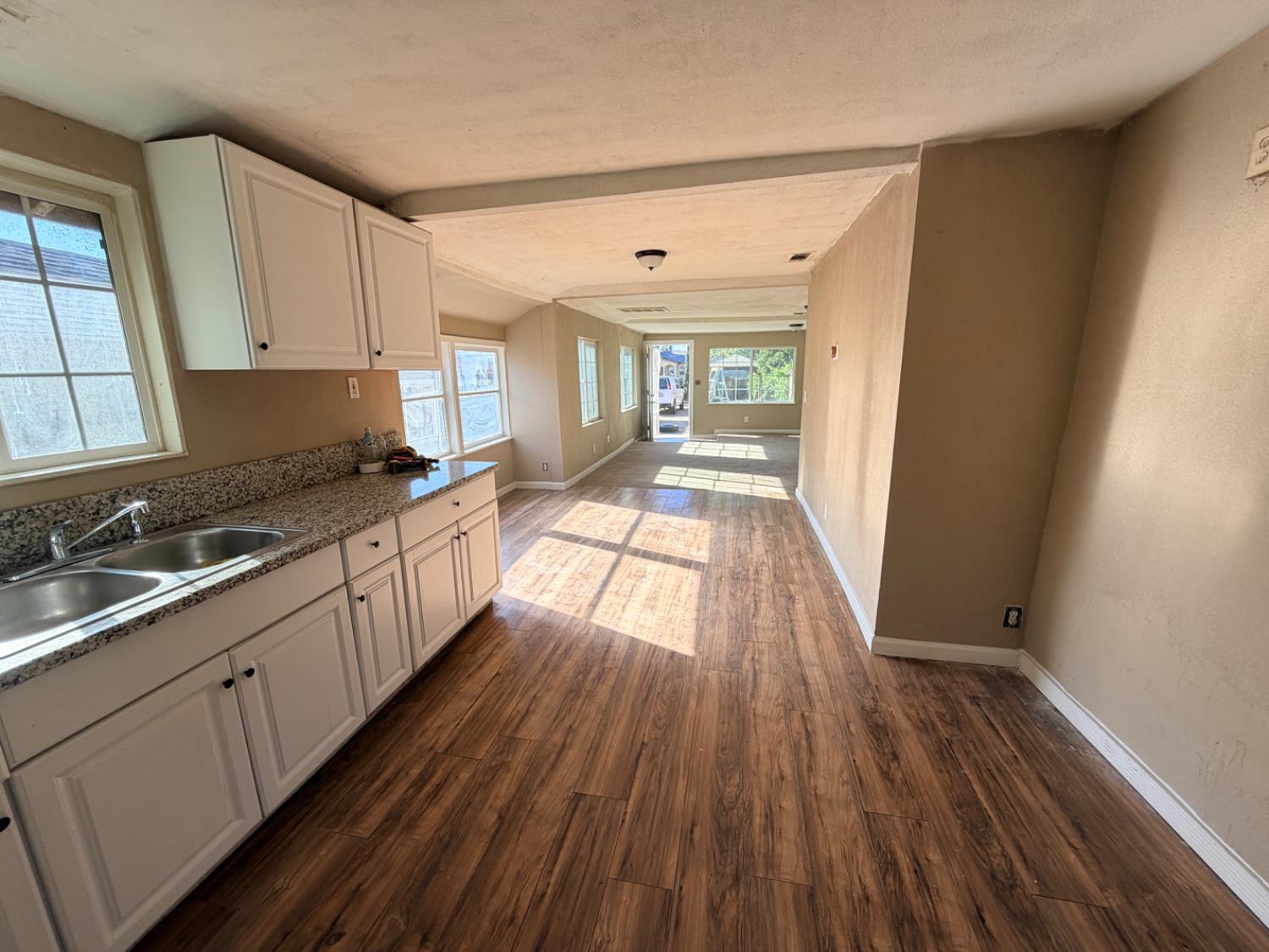 322 Pine St, Modesto, CA 95351