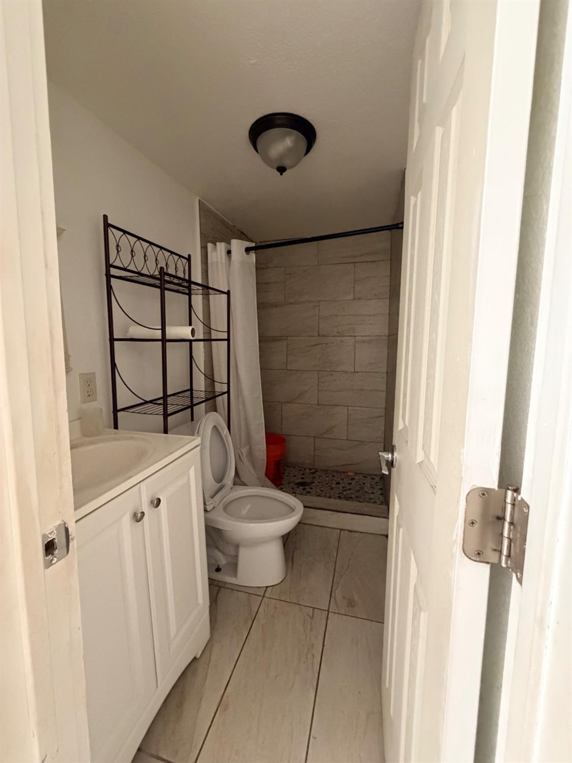 322 Pine St, Modesto, CA 95351