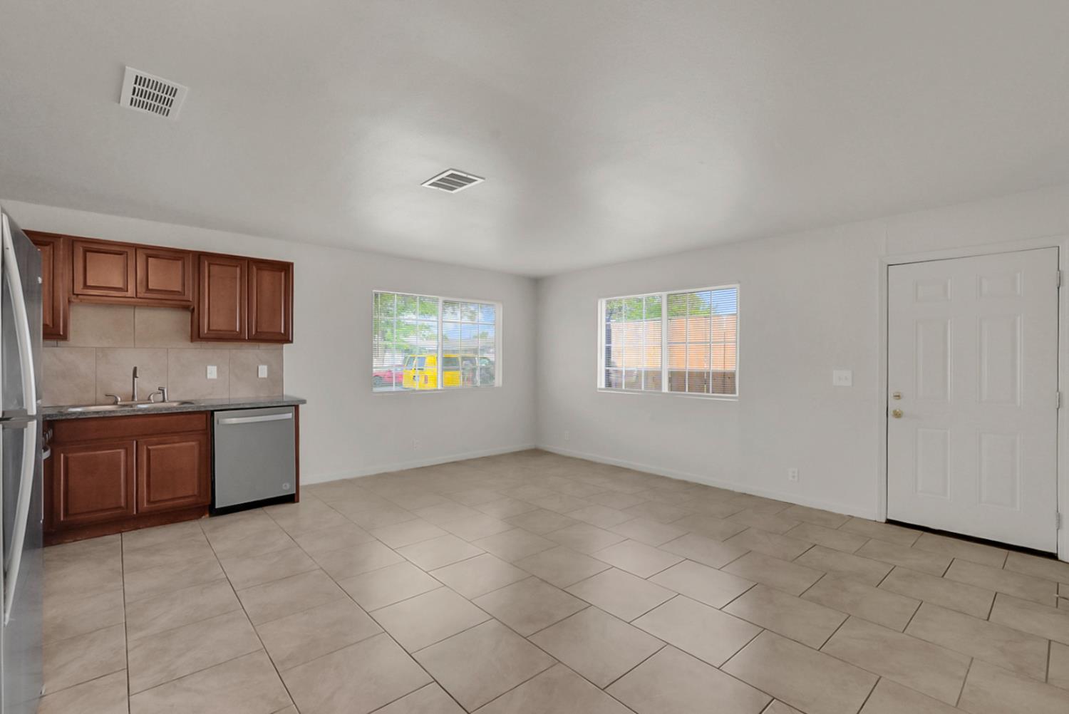 72 E 12th St, Merced, CA 95341