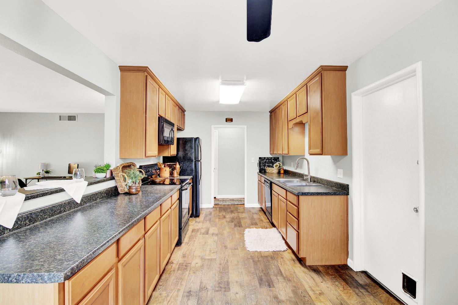 1530 Morene Way, Modesto, CA 95355