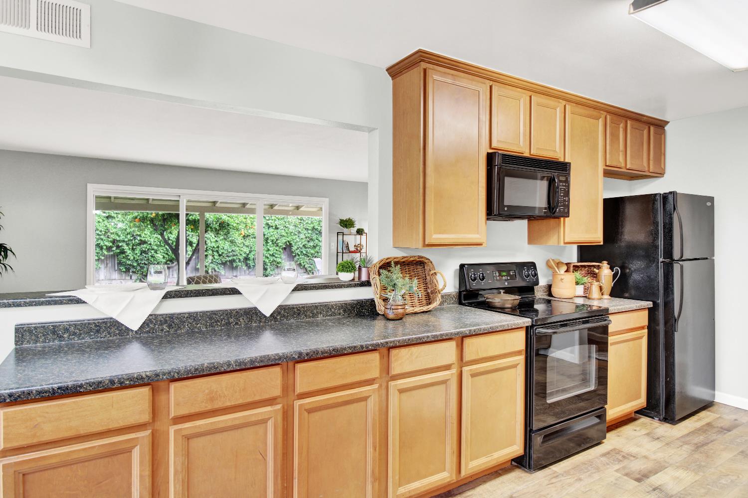 1530 Morene Way, Modesto, CA 95355