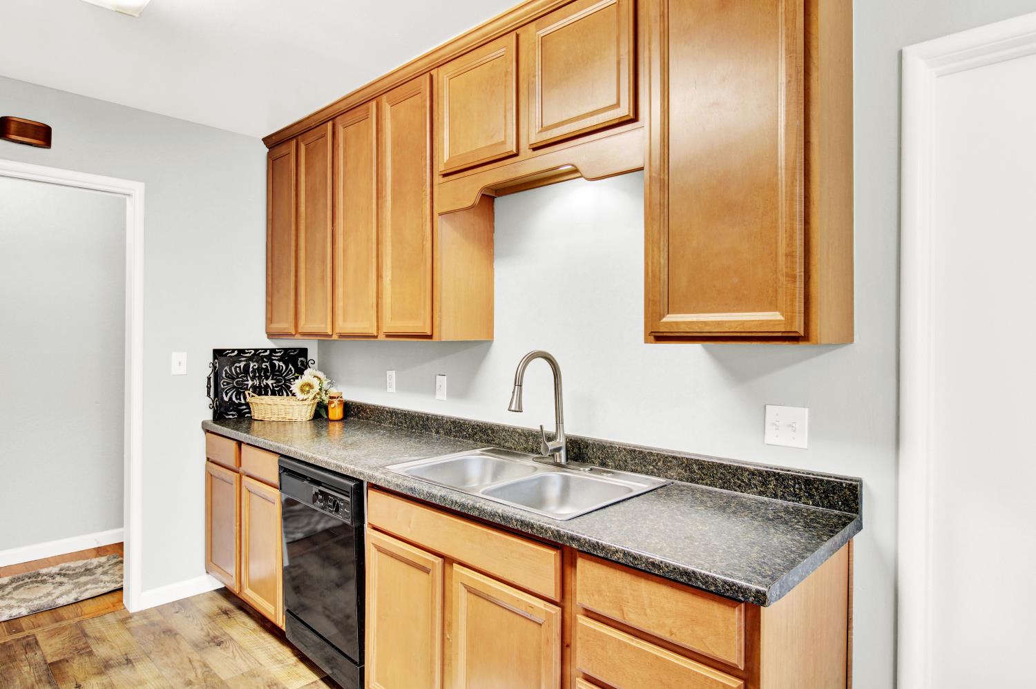 1530 Morene Way, Modesto, CA 95355