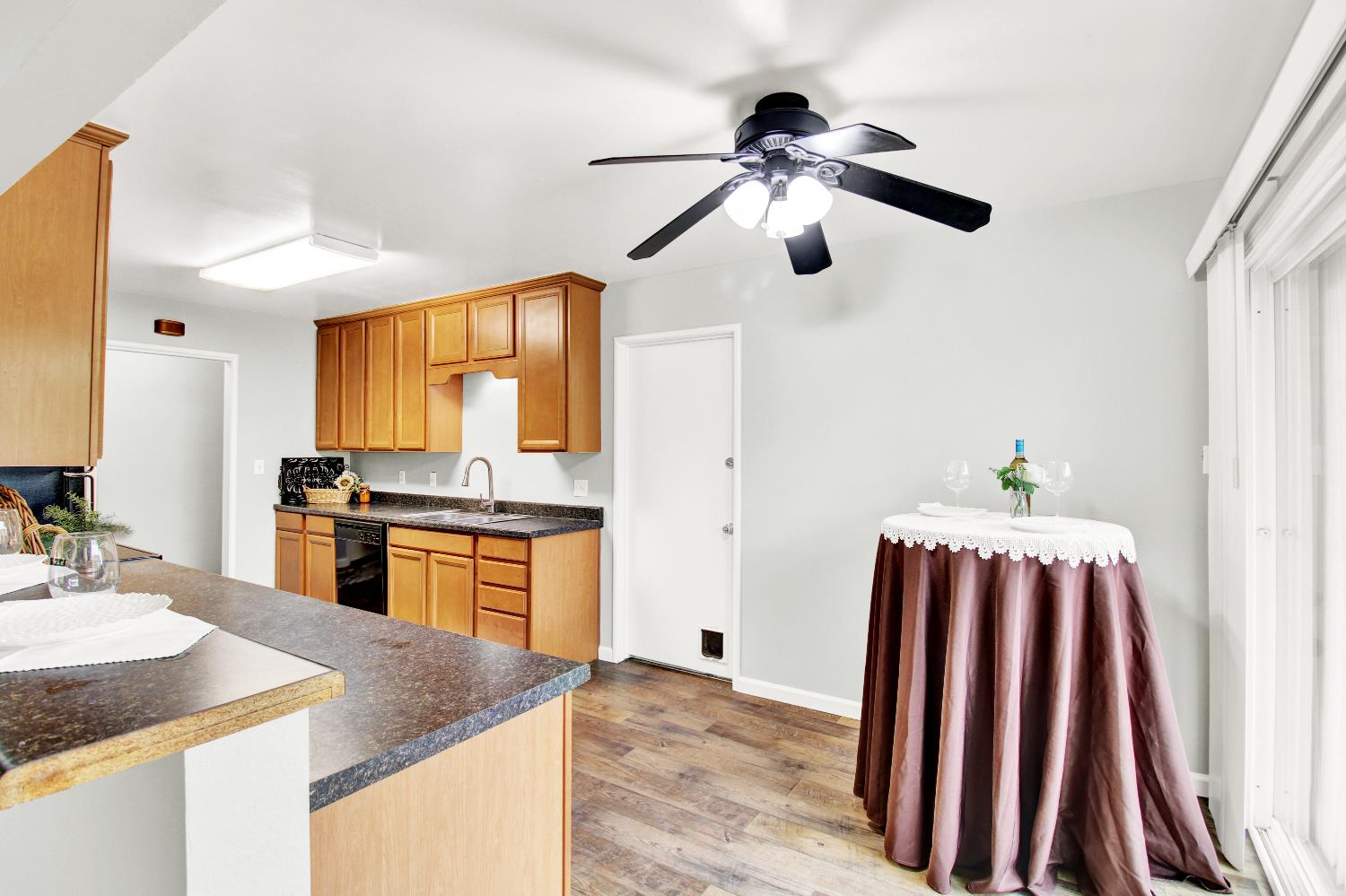 1530 Morene Way, Modesto, CA 95355