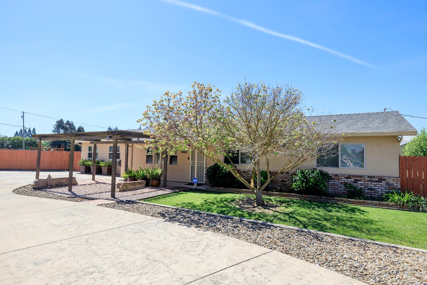 7167 Eleanor Rd, Oakdale, CA 95361