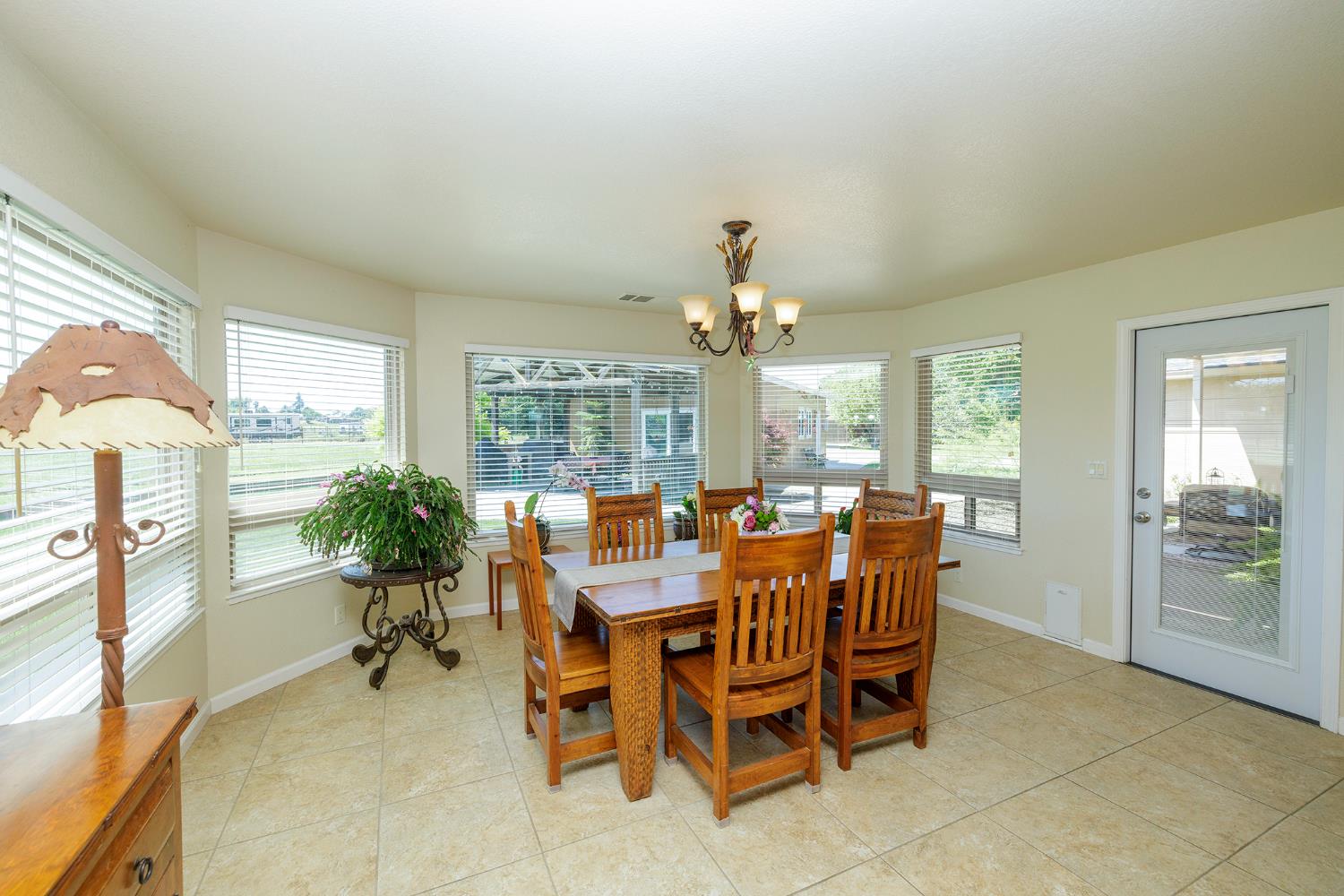 7167 Eleanor Rd, Oakdale, CA 95361