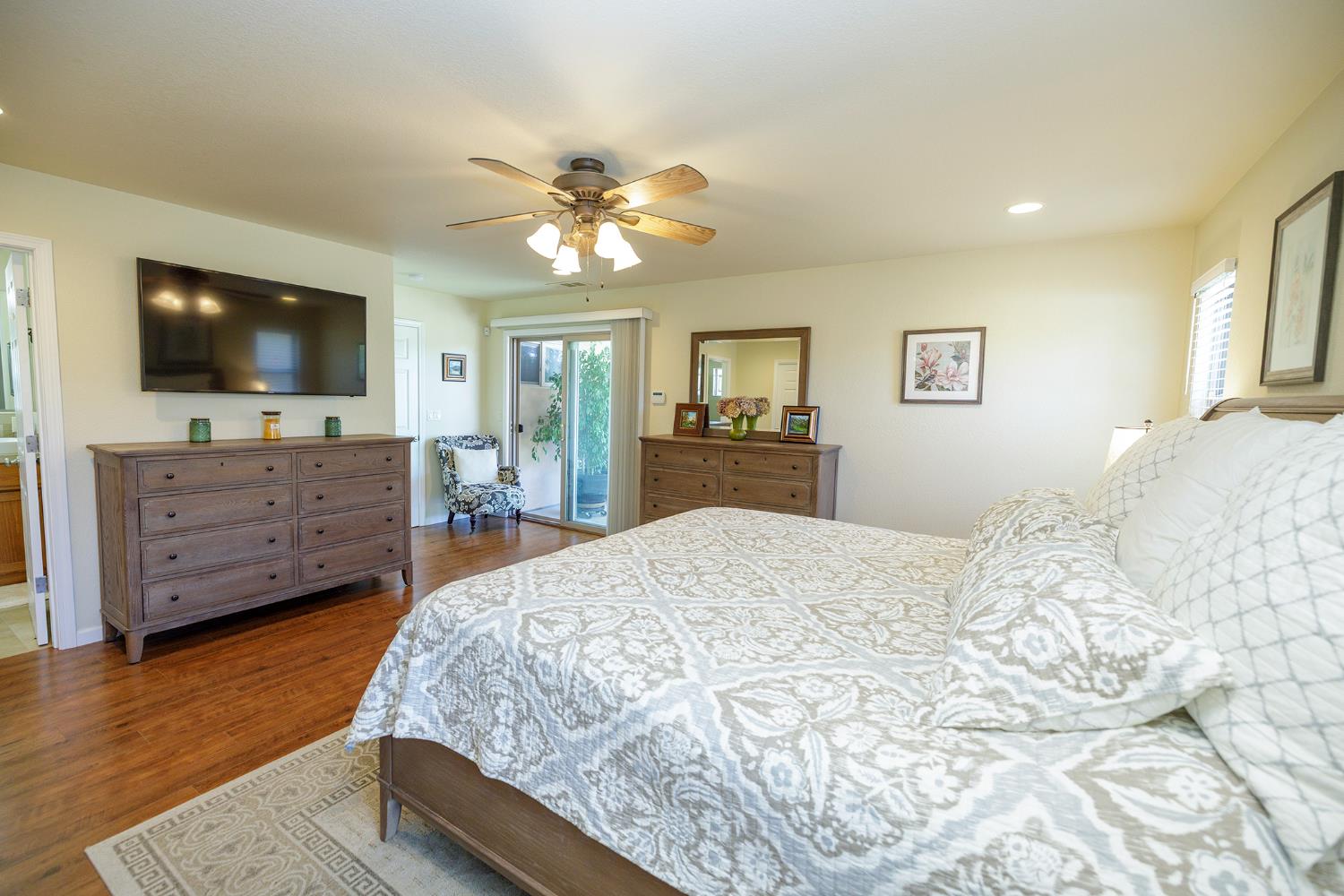 7167 Eleanor Rd, Oakdale, CA 95361