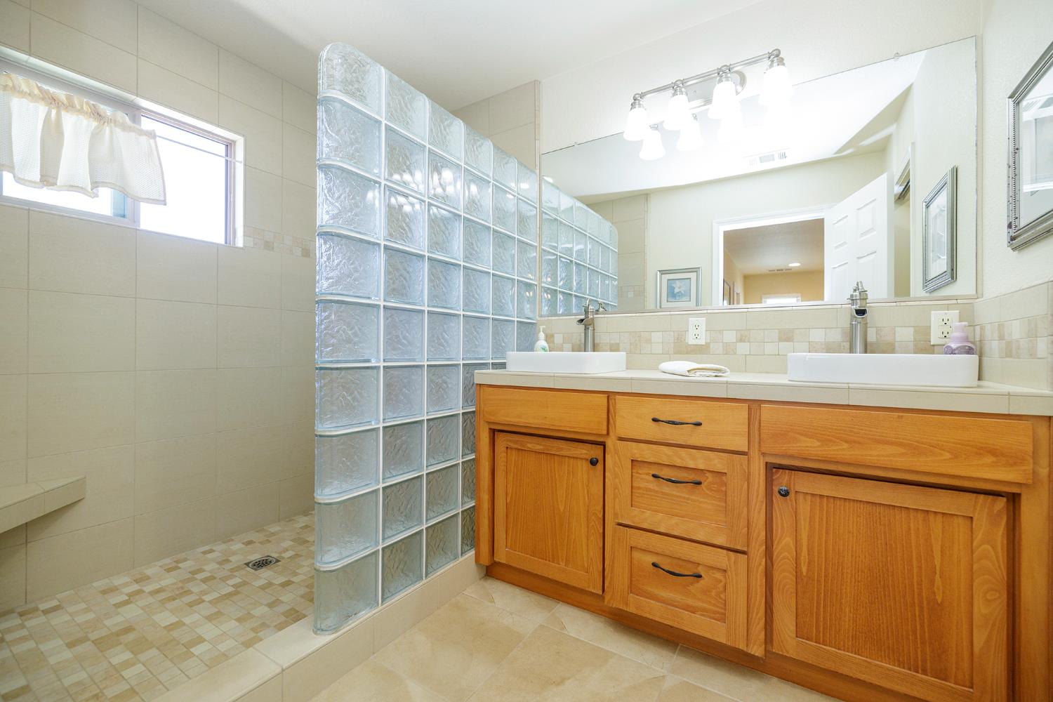 7167 Eleanor Rd, Oakdale, CA 95361