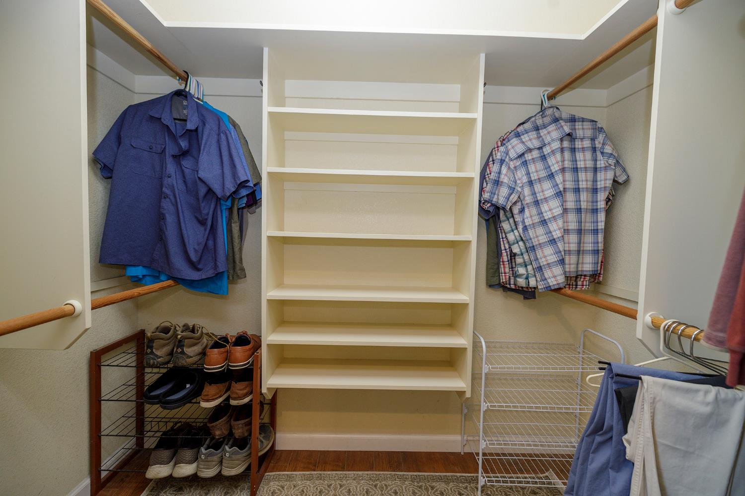 7167 Eleanor Rd, Oakdale, CA 95361