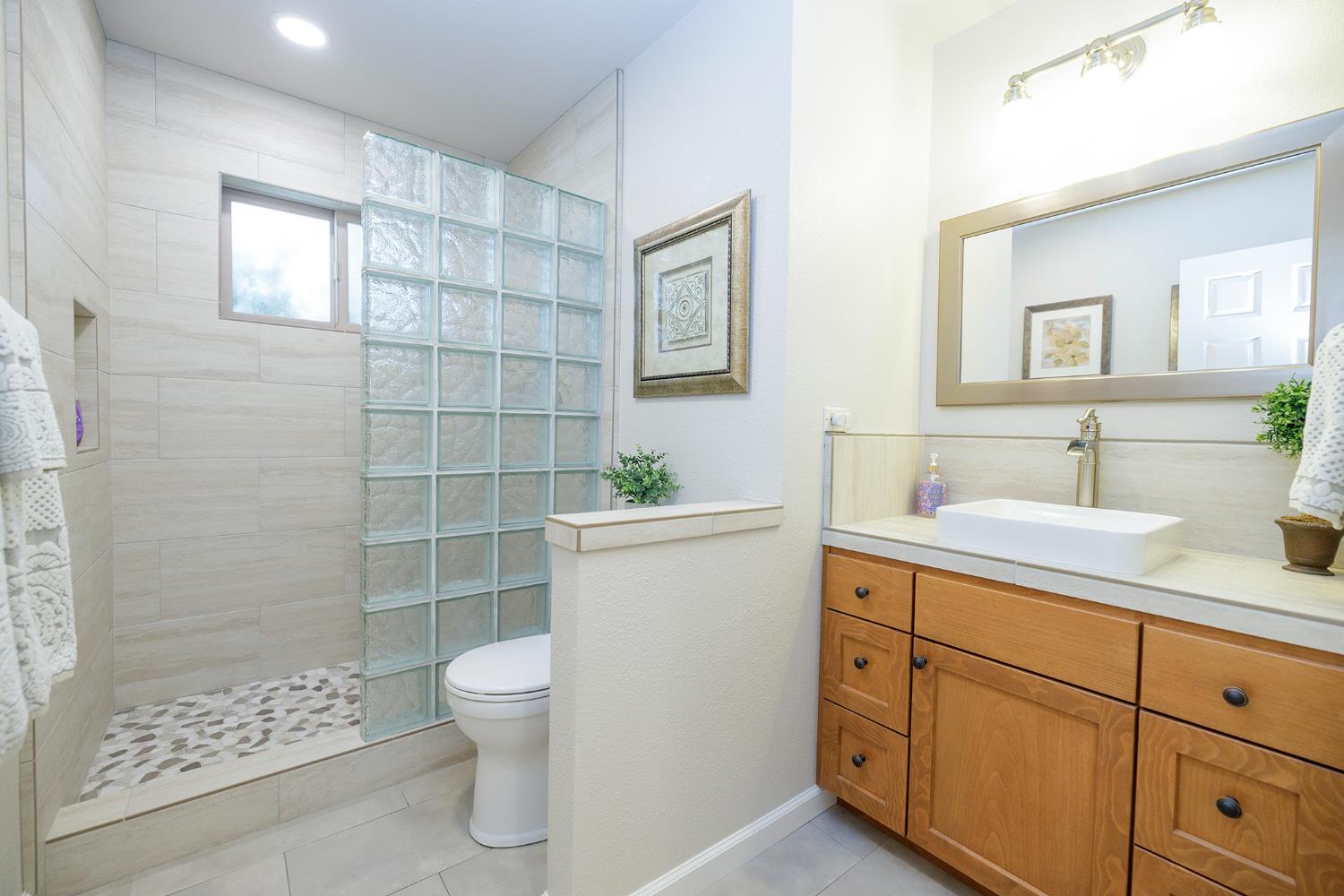 7167 Eleanor Rd, Oakdale, CA 95361