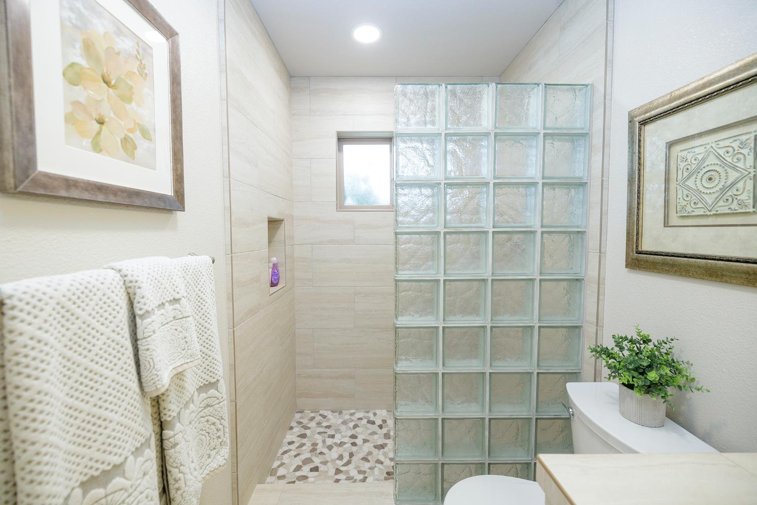 7167 Eleanor Rd, Oakdale, CA 95361