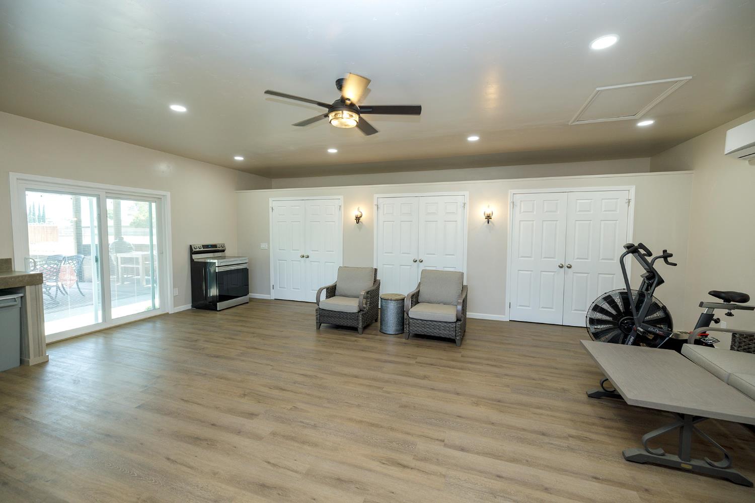 7167 Eleanor Rd, Oakdale, CA 95361