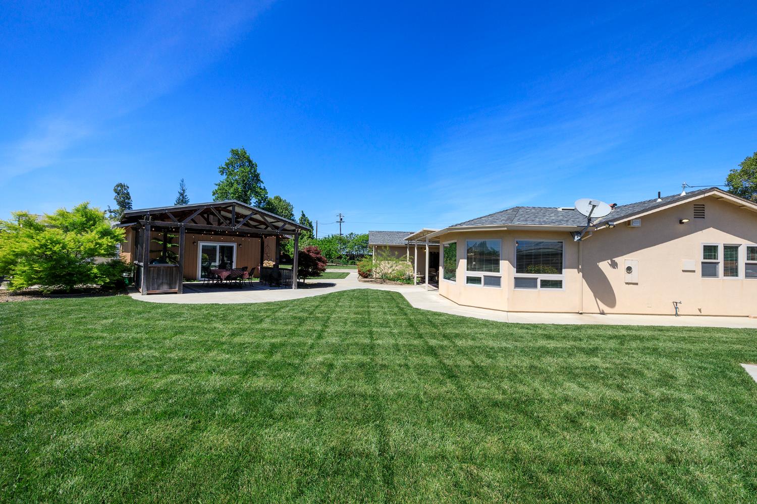 7167 Eleanor Rd, Oakdale, CA 95361