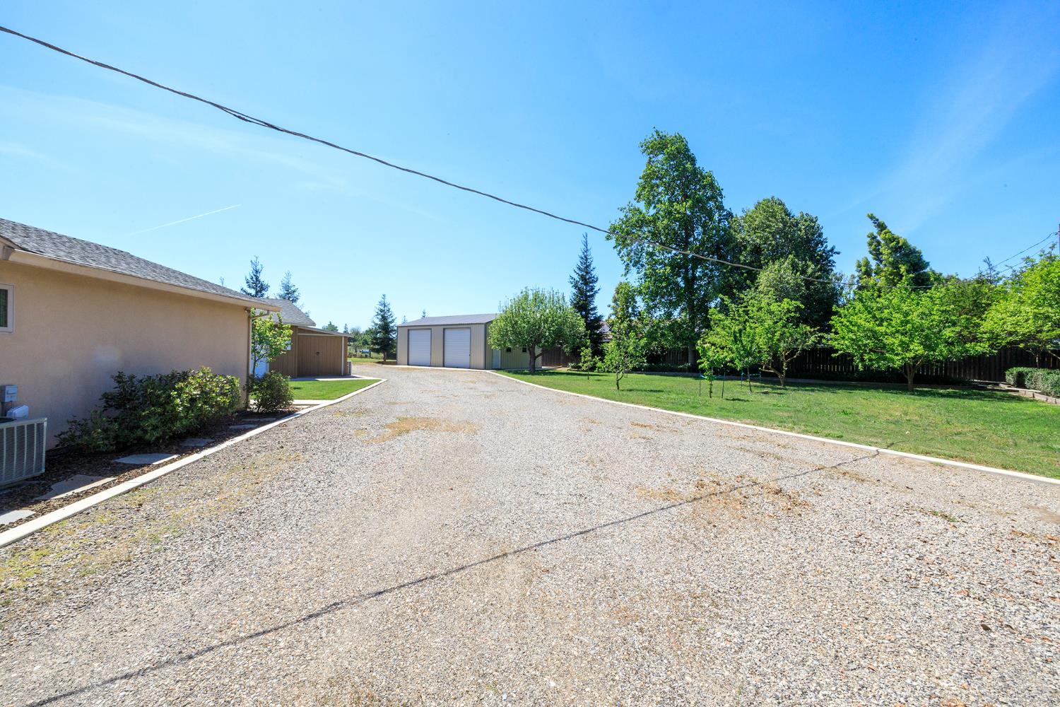 7167 Eleanor Rd, Oakdale, CA 95361