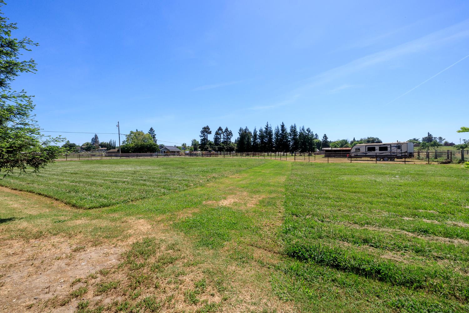 7167 Eleanor Rd, Oakdale, CA 95361