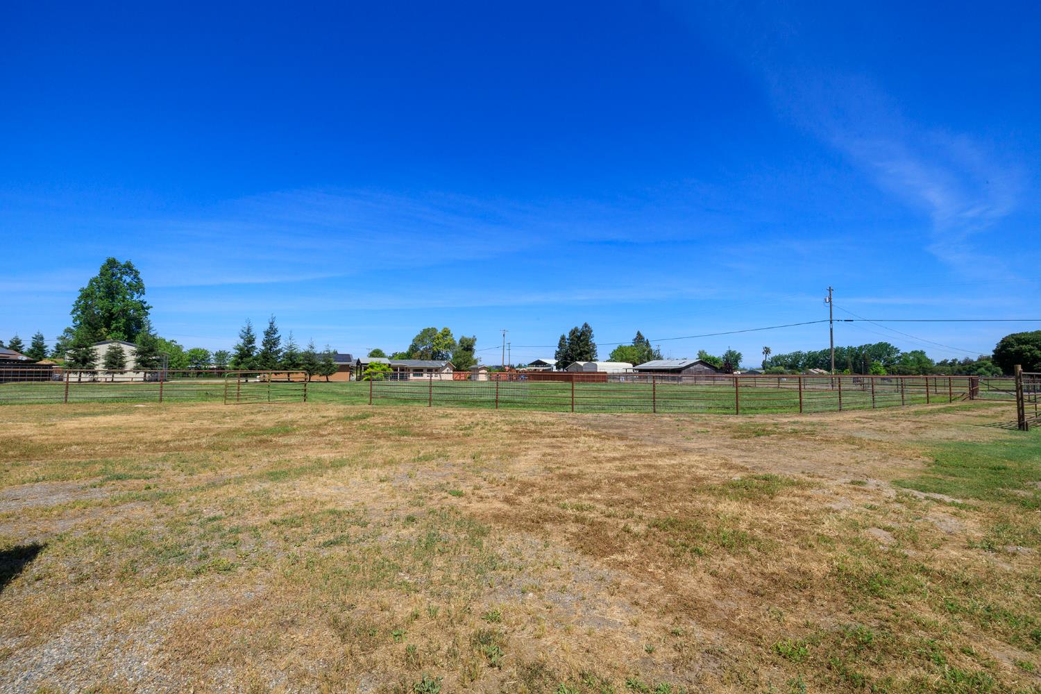 7167 Eleanor Rd, Oakdale, CA 95361